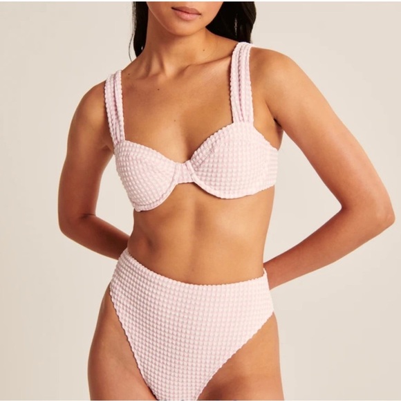 NWT Wide Strap Pleated Underwire Bikini Top in Light Pink Medium - Picture 1 of 6